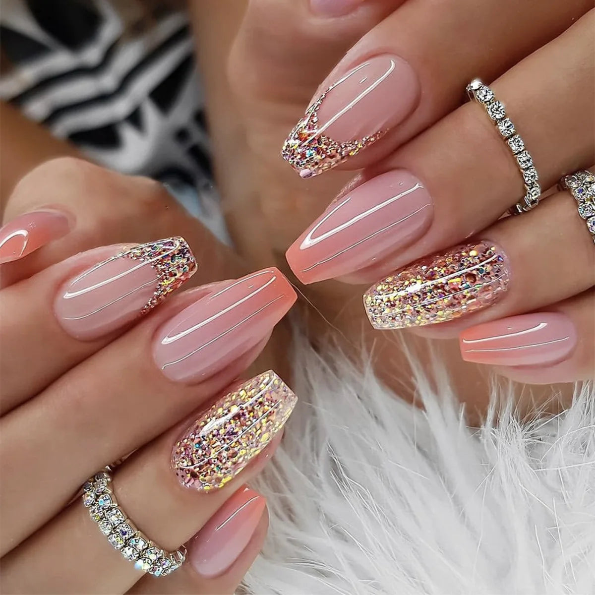 24Pcs Medium Short Square False Nails Glittering Nail Art White Wearable Fake Nail Silver French Full Cover Press on Nail Tips