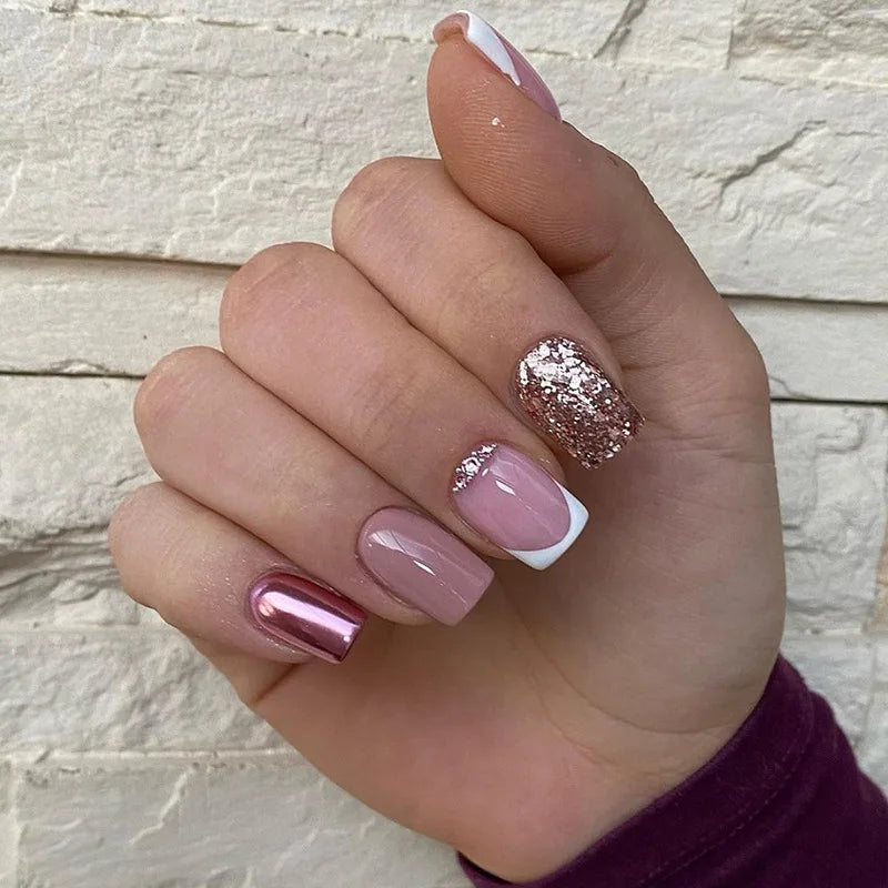 24Pcs Medium Short Square False Nails Glittering Nail Art White Wearable Fake Nail Silver French Full Cover Press on Nail Tips