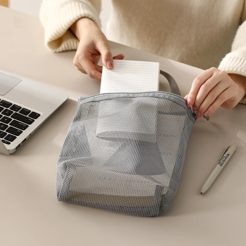 23x26cm Portable Toiletry Bag with Handy Handle Large Capacity Mesh Toiletry Storage Bag Makeup Bag for Business Trips Travel