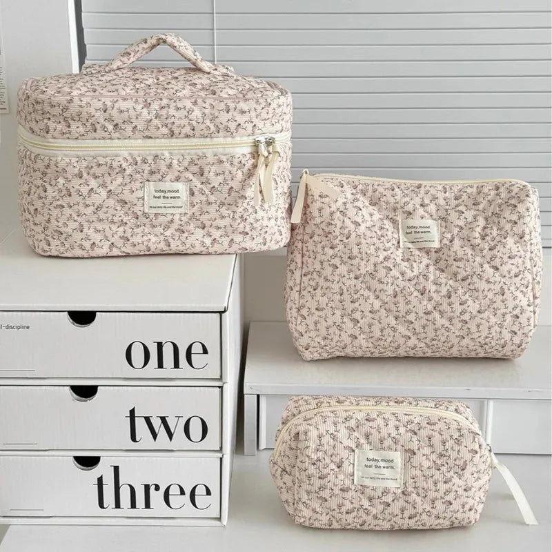 Wholesale Vintage Women Floral Print Cosmetic Pouch Handbag Travel Orgainzer Make Up Storage Bag Large Capacity Quilted Bag