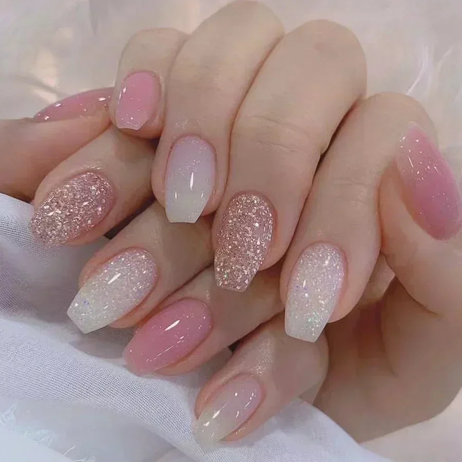 24Pcs Medium Short Square False Nails Glittering Nail Art White Wearable Fake Nail Silver French Full Cover Press on Nail Tips