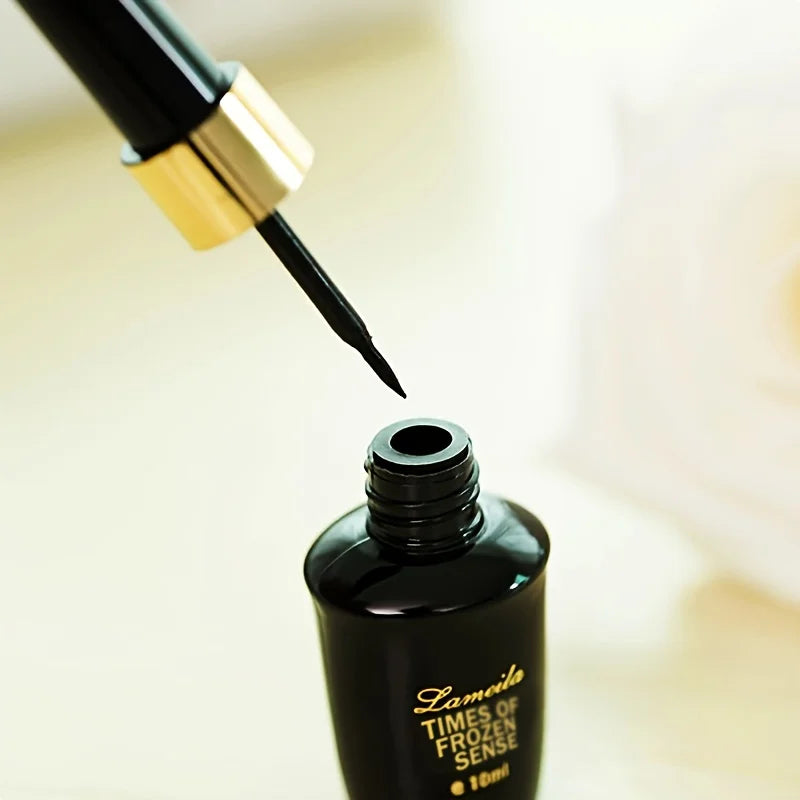 Eye Liner Liquid Pen Tip Quick-Drying Waterproof Non-Blurring Long-lasting Color Eyeliner Pen Ultra-Thin