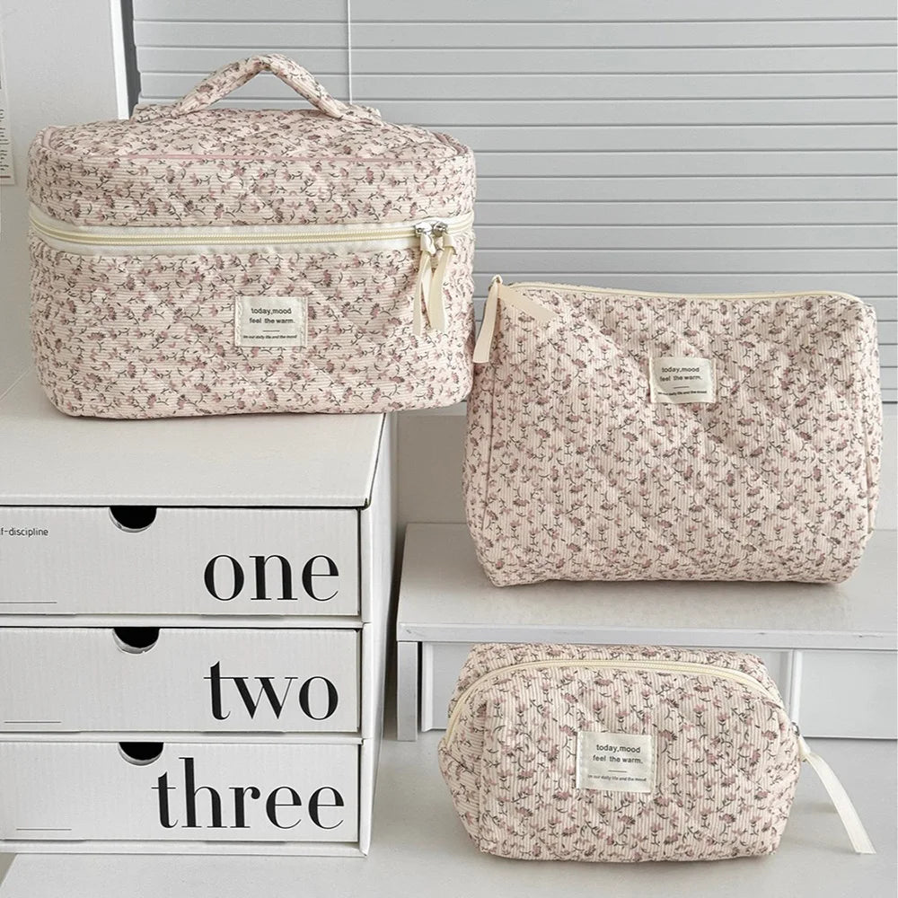 Wholesale Vintage Women Floral Print Cosmetic Pouch Handbag Travel Orgainzer Make Up Storage Bag Large Capacity Quilted Bag