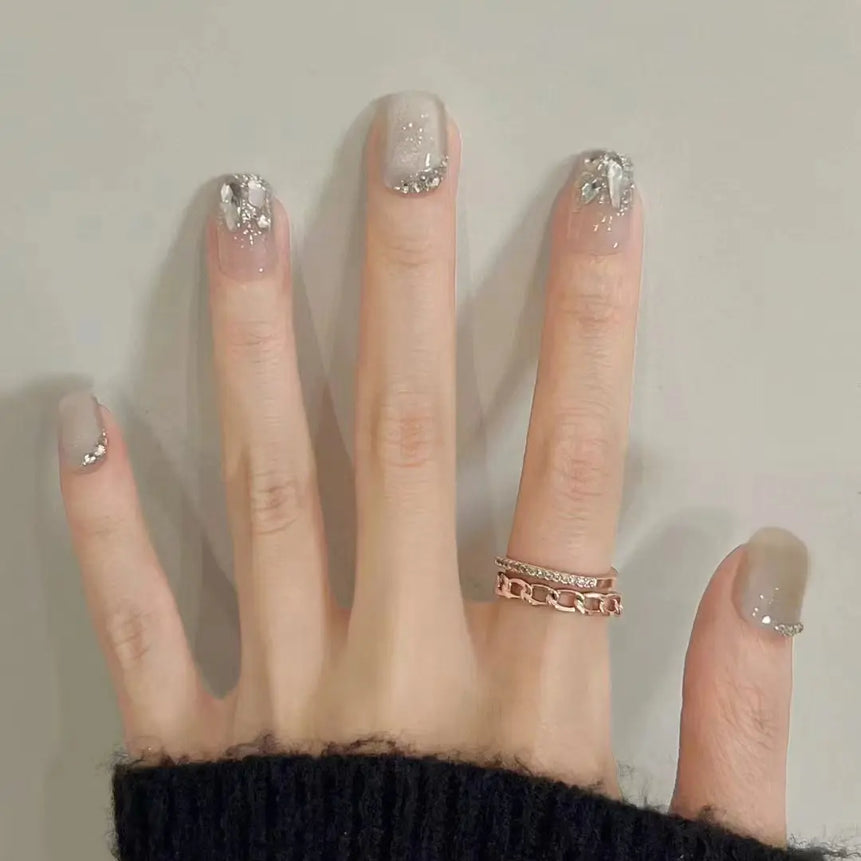 24Pcs Medium Short Square False Nails Glittering Nail Art White Wearable Fake Nail Silver French Full Cover Press on Nail Tips