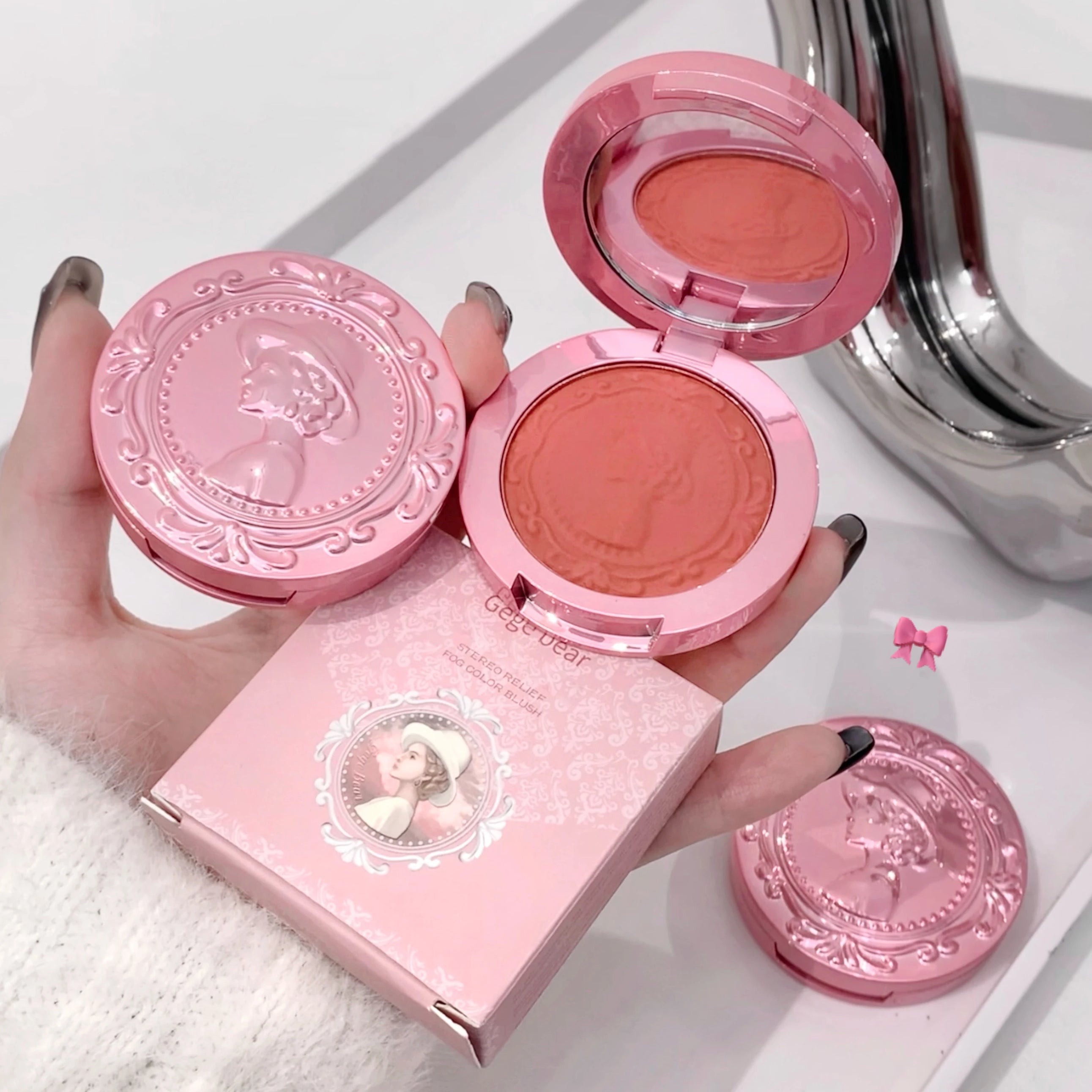 GEGE BEAR 3D Embossed Matte Blush Retro Style Silky Low Saturation Long Lasting Natural Foundation Concealer