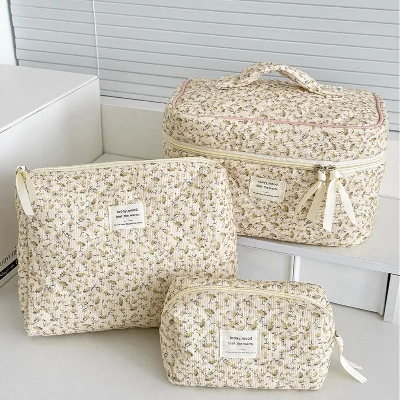 Wholesale Vintage Women Floral Print Cosmetic Pouch Handbag Travel Orgainzer Make Up Storage Bag Large Capacity Quilted Bag