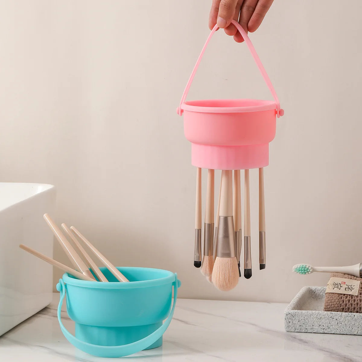 New Makeup Brush Cleaning Bowl Silicone Powder Pouch Storage Rack Beauty Egg Cleaning Artifact Drying Tool