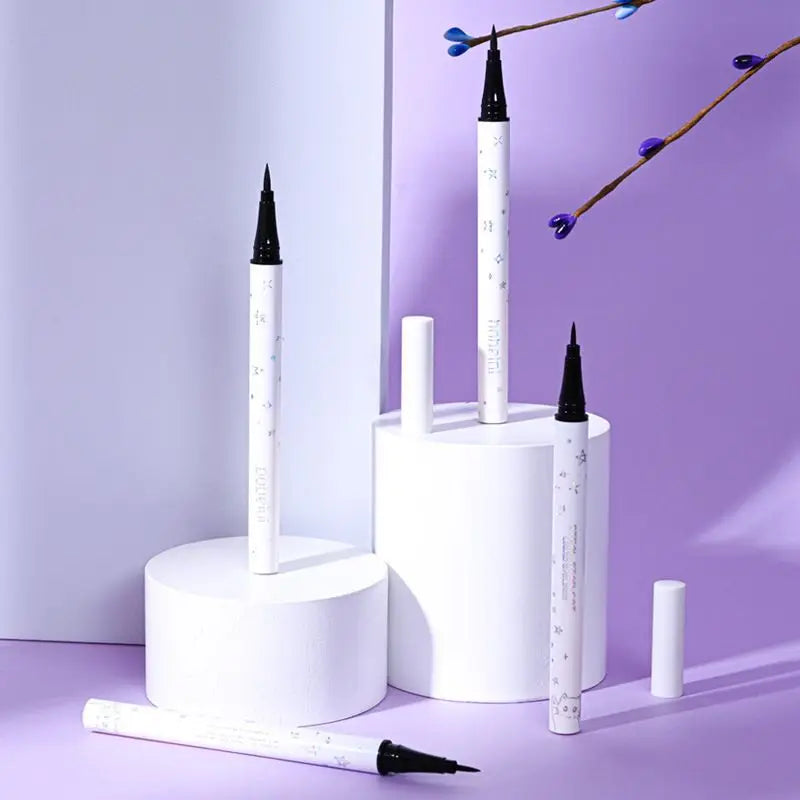 Black / Brown Liquid Eyeliner Waterproof Long Lasting Eye Liner Pencil Quick Drying Not Bloom Natural Eyleliner Pen Makeup